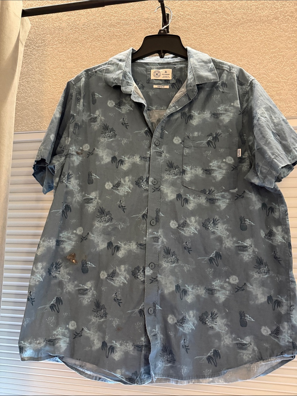Hurley Blue Short-Sleeve Casual Button-Down Shirt